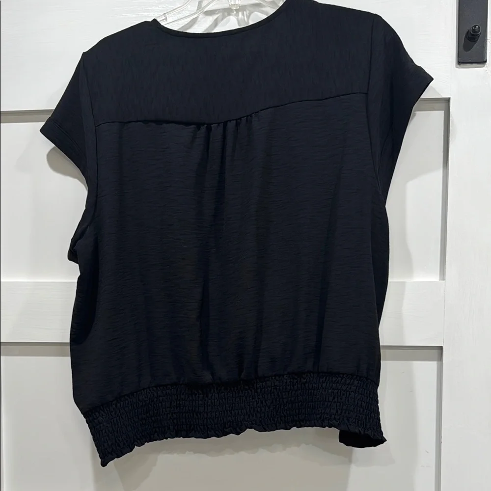 Elegant Black Women's Top - Picture 3 of 4